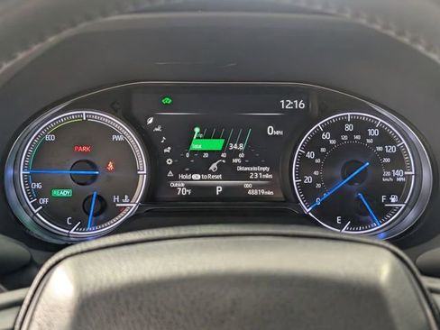 Used 2022 Toyota Venza Limited AWD/4WD image 17