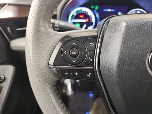 Used 2019 Toyota Avalon Limited image 19