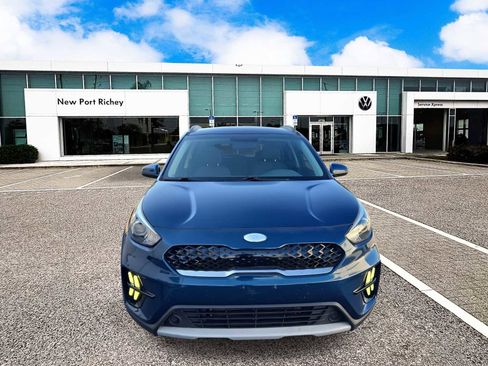 Used 2021 Kia Niro LX image 3