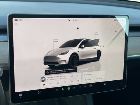 Used 2022 Tesla Model Y Performance image 10