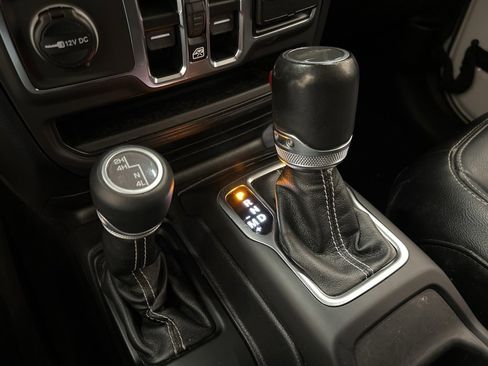 Used 2021 Jeep Gladiator Overland w/ Popular Equipment Package image 23