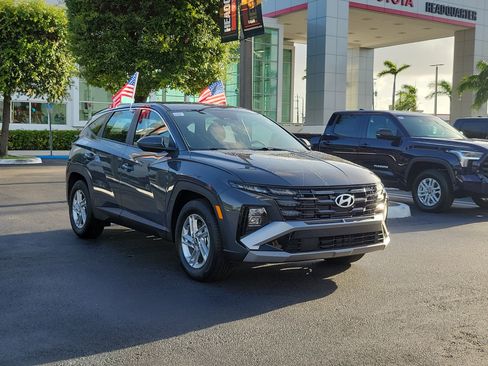 Used 2026 Hyundai Tucson SE FWD image 2