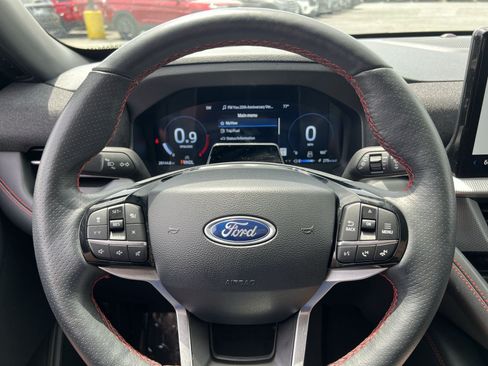 Certified 2025 Ford Explorer ST-Line AWD/4WD image 24