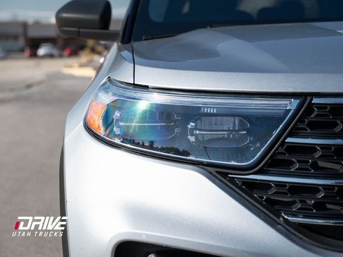 Used 2024 Ford Explorer XLT w/ Equipment Group 202A image 4