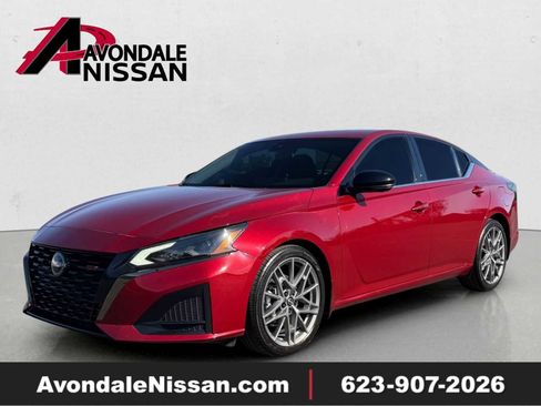 Certified 2024 Nissan Altima 2.0 SR FWD image 1