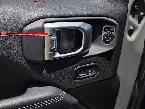 Used 2021 Jeep Wrangler Unlimited Sahara AWD/4WD image 17
