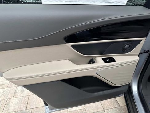 New 2025 Lincoln Nautilus Premier w/ Equipment Group 102A image 15