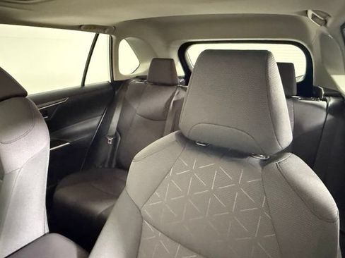 Used 2019 Toyota RAV4 XLE AWD/4WD image 34