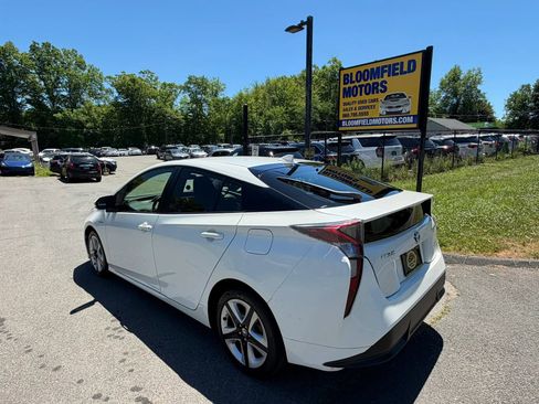 Used 2016 Toyota Prius Three Touring FWD image 7