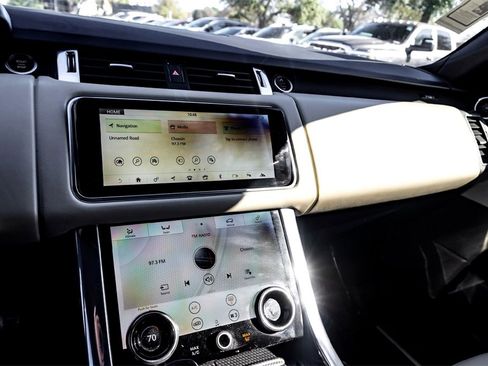 Used 2022 Land Rover Range Rover Sport HST image 24