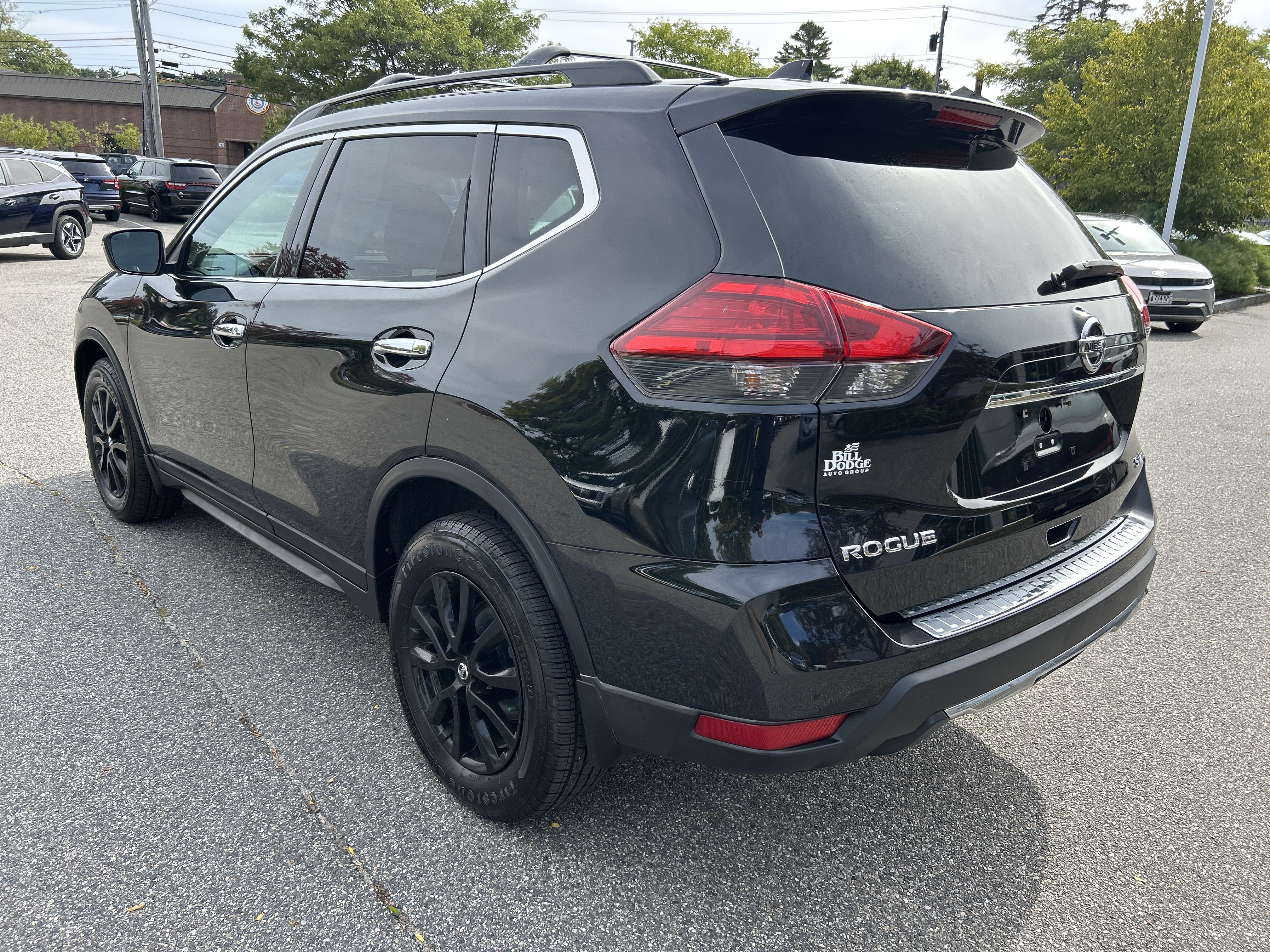 Used 2017 Nissan Rogue SV w/ Midnight Edition AWD/4WD image 7