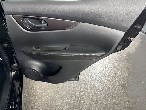 Used 2021 Nissan Rogue Sport S FWD image 27