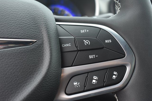 New 2026 Chrysler Pacifica Select FWD image 22