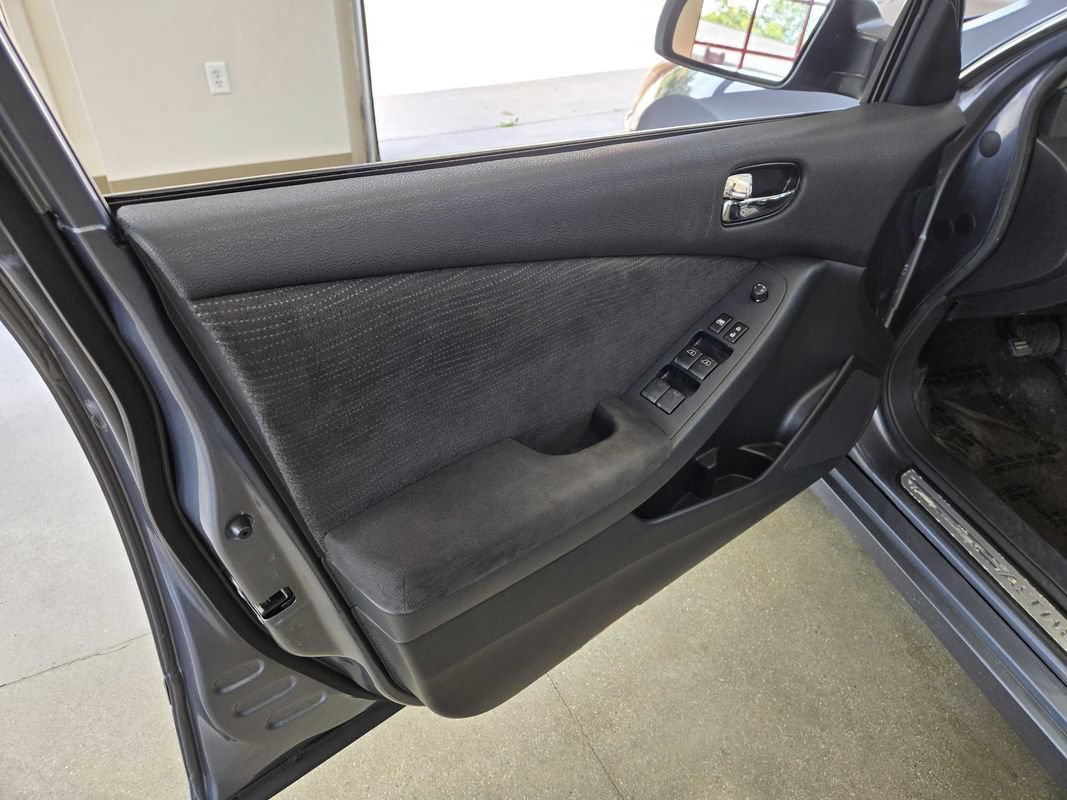 Used 2010 Nissan Altima 2.5 S w/ Convenience Plus Pkg FWD image 11