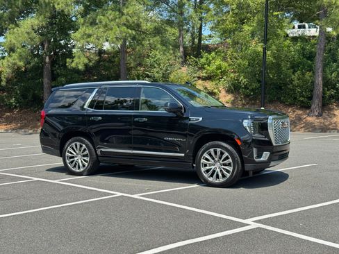 Used 2021 GMC Yukon Denali w/ Denali Ultimate Package AWD/4WD image 16