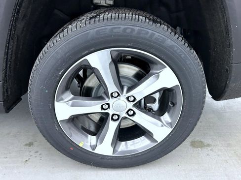 New 2026 Jeep Grand Cherokee L Limited image 24