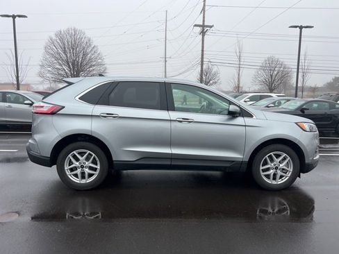 Used 2023 Ford Edge SEL w/ Convenience Package image 4