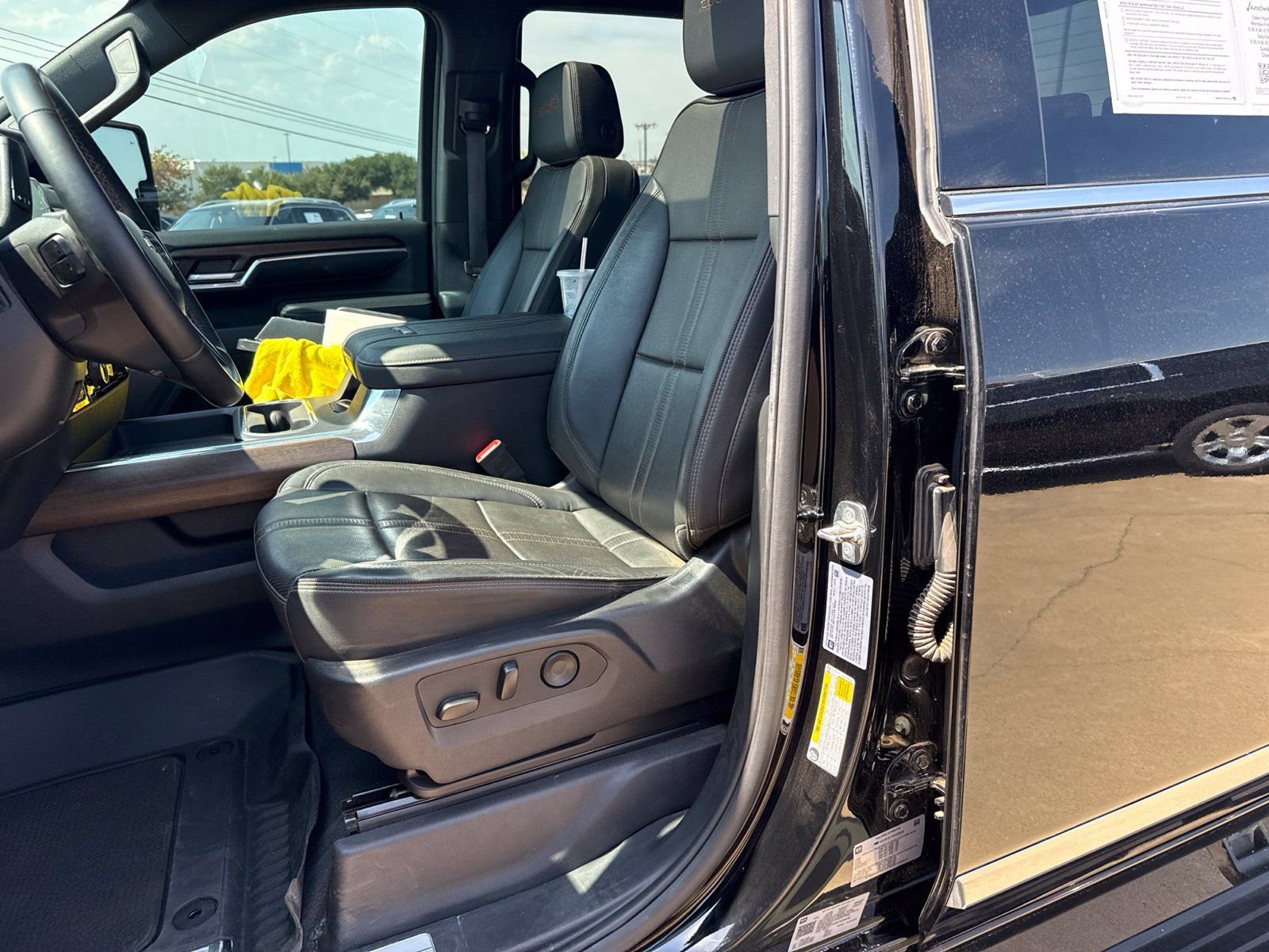 Used 2025 Chevrolet Silverado 3500 High Country w/ Technology Package AWD/4WD image 14