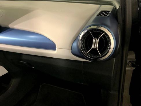 Used 2025 Chevrolet Equinox EV LT image 16