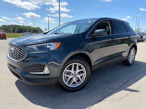 Used 2024 Ford Edge SEL w/ Convenience Package AWD/4WD image 3