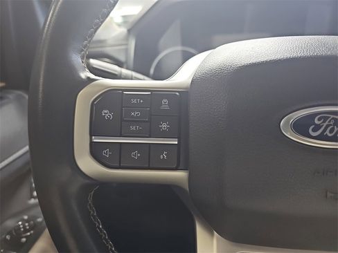 Used 2023 Ford Expedition Limited image 18