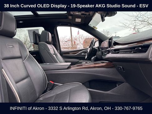 Used 2021 Cadillac Escalade ESV Premium Luxury image 28