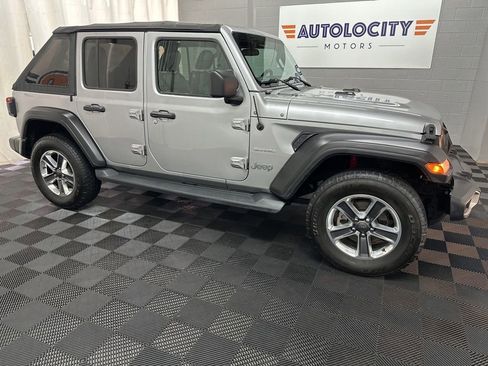 Used 2018 Jeep Wrangler Unlimited Sahara image 3
