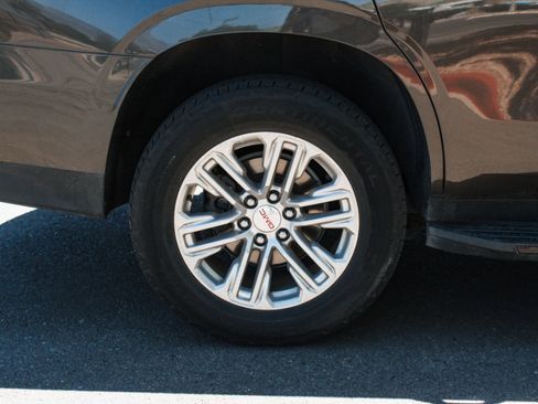 Used 2021 GMC Yukon SLE RWD image 4