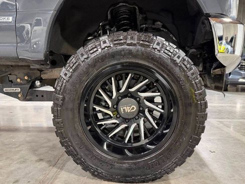 Used 2021 Ford F350 Lariat w/ Camper Package image 10