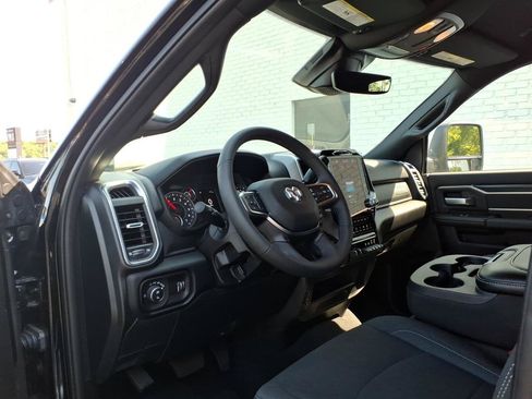 Used 2026 RAM 2500 Big Horn AWD/4WD image 5