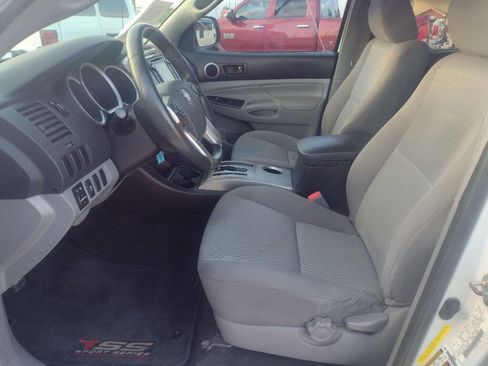 Used 2014 Toyota Tacoma PreRunner image 14