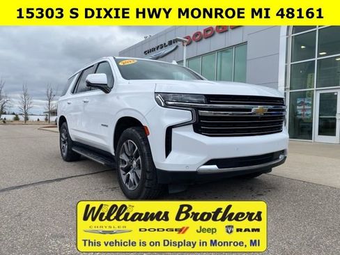 Used 2022 Chevrolet Tahoe LT w/ Luxury Package image 3