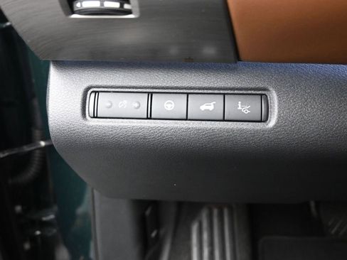 Used 2025 Nissan Pathfinder Platinum image 31