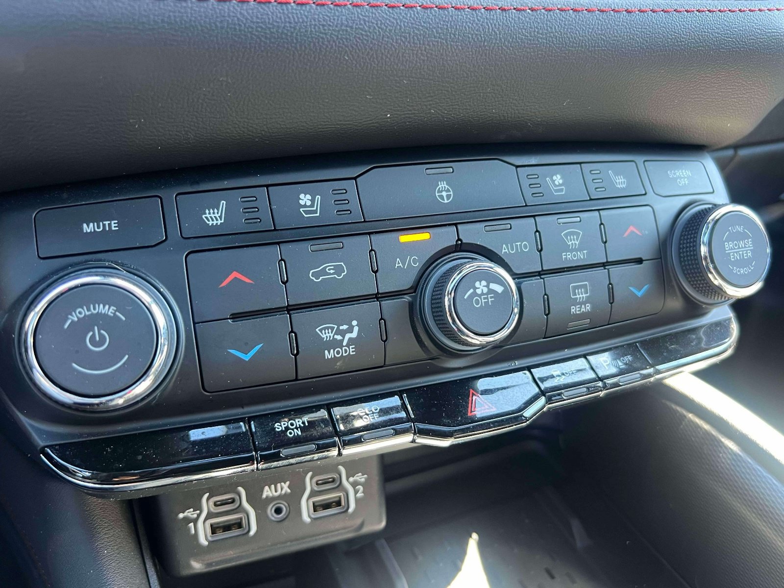 Used 2025 Dodge Durango R/T AWD/4WD image 31