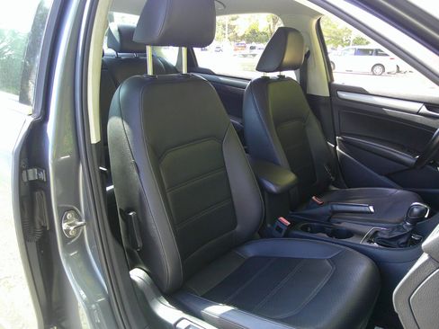 Used 2015 Volkswagen Passat 1.8T Limited Edition image 41