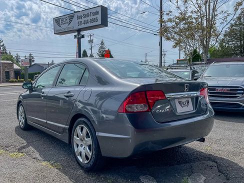 Used 2010 Honda Civic LX image 2