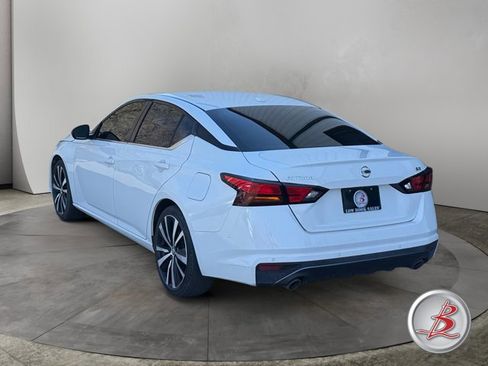 Used 2022 Nissan Altima 2.5 SR image 5