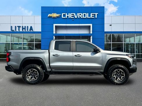 Used 2026 Chevrolet Colorado ZR2 w/ Technology Package AWD/4WD image 8