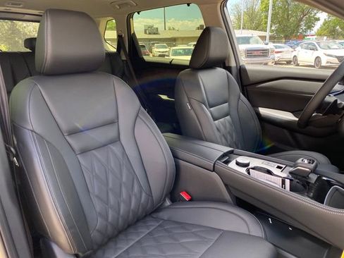 New 2026 Nissan Rogue Platinum AWD/4WD image 9