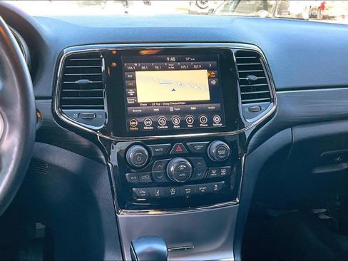Used 2022 Jeep Grand Cherokee Laredo X RWD image 6