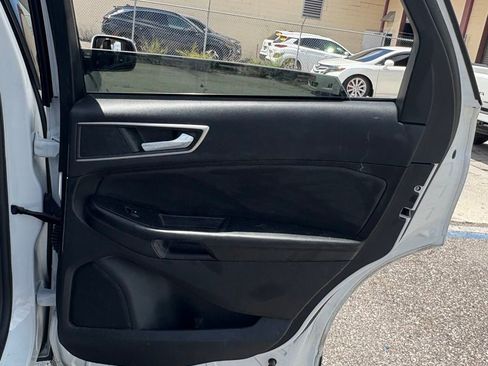 Used 2022 Ford Edge SEL AWD/4WD image 16