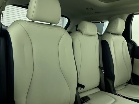 Certified 2026 Kia Carnival SX image 27