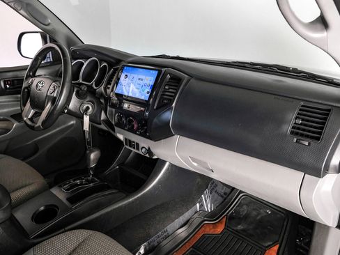 Used 2014 Toyota Tacoma 2WD Access Cab image 11