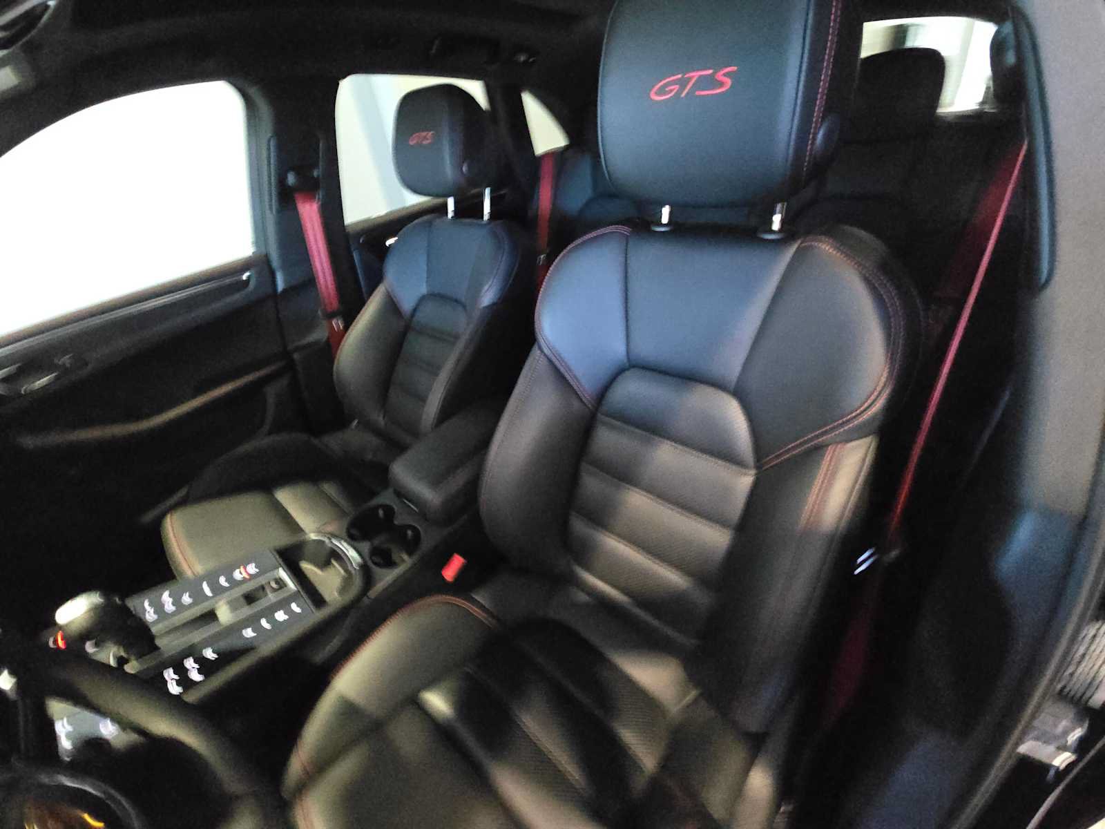 Used 2025 Porsche Macan GTS AWD/4WD image 5