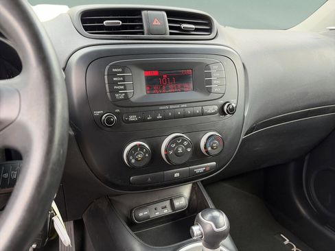 Used 2014 Kia Soul image 11
