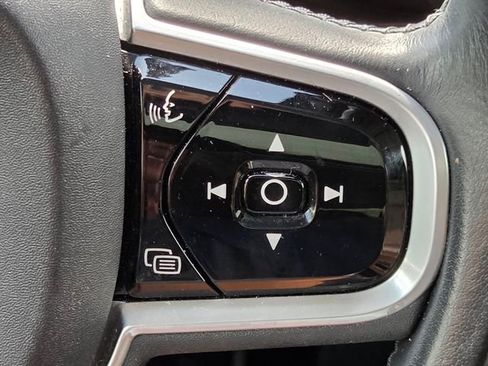 Used 2019 Volvo XC90 T6 Momentum w/ Protection Package Premier AWD/4WD image 23