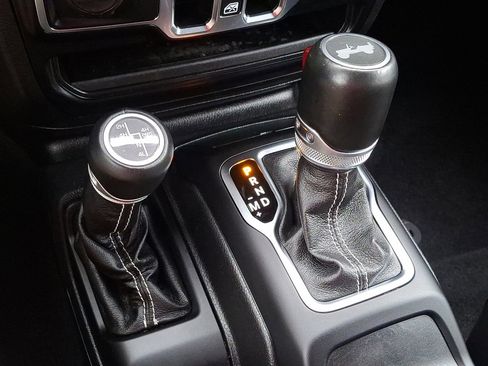 Used 2021 Jeep Wrangler Unlimited Sahara image 29