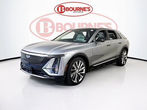Used 2024 Cadillac Lyriq Luxury AWD/4WD image 8