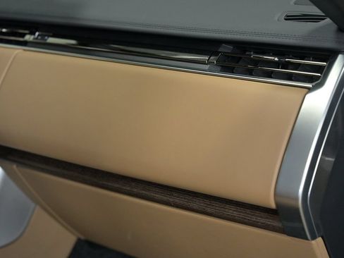 Used 2025 Land Rover Range Rover SE AWD/4WD image 39
