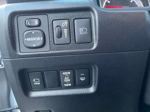 Used 2022 Toyota 4Runner Limited image 10